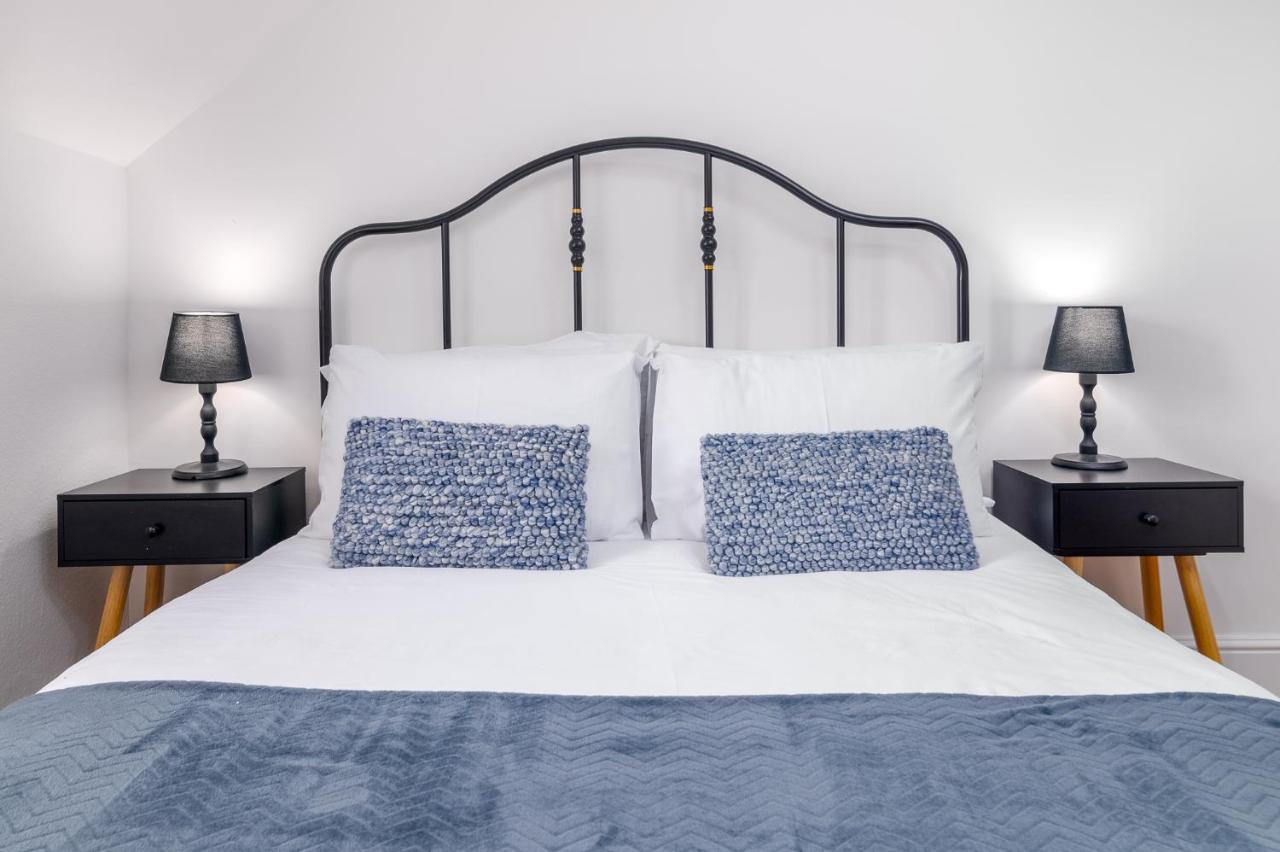Whitby Heights Apartment Екстериор снимка